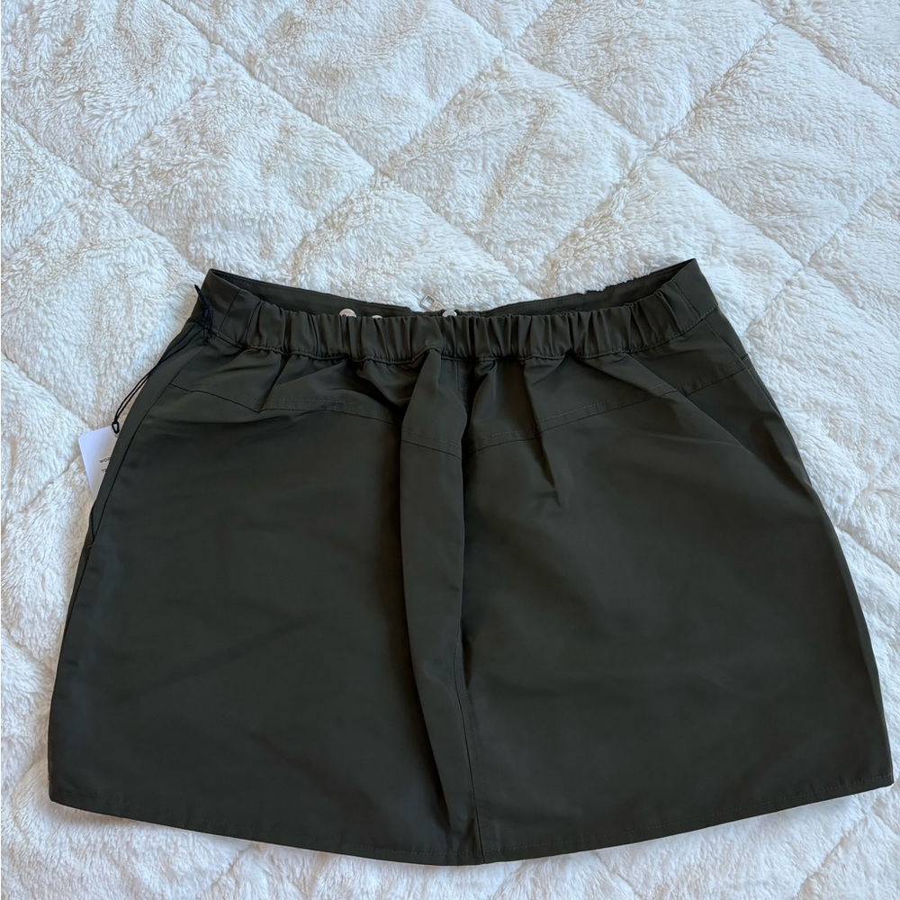 ALO Yoga Work it mini skirt size S BNWT - Picture 2 of 5